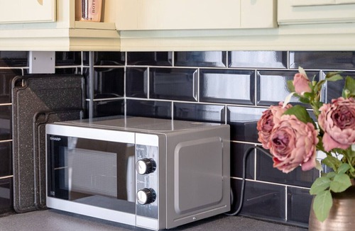 Ainley Top House | Sleeps 7, 3 bed, 5 beds