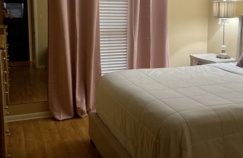 Sherwood House | Sleeps 7, cozy, close to downtown LR