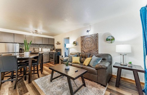 Wichita Apartment | Sleeps 8 | 2 Apts | Central | Fast WiFi + Peaceful