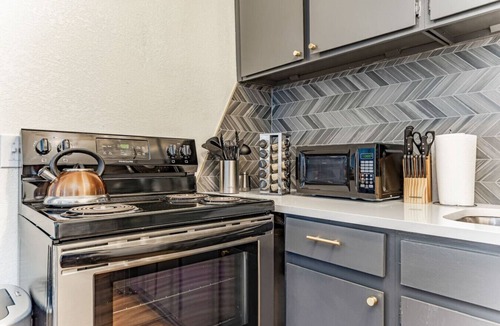 Wichita Apartment | Sleeps 8 | 2 Apts | Central | Fast WiFi + Peaceful