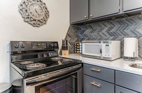 Wichita Apartment | Sleeps 8 | 2 Apts | Safe, Cozy Apt Near Downtown