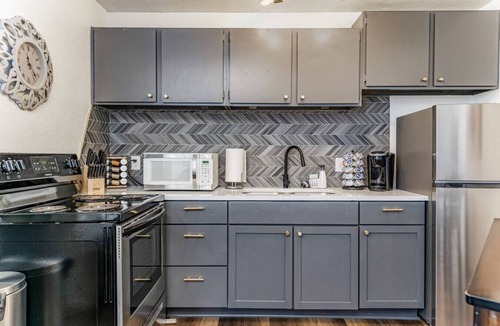 Wichita Apartment | Sleeps 8 | 2 Apts | Safe, Cozy Apt Near Downtown