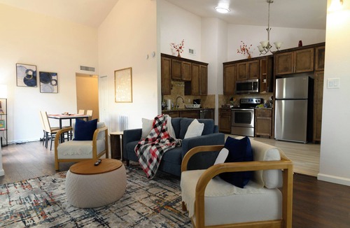 The Colony House | Sleeps 8,3 bed, 2 bath, North Dallas in Colony, 20 mins from DFW/DAL Airport