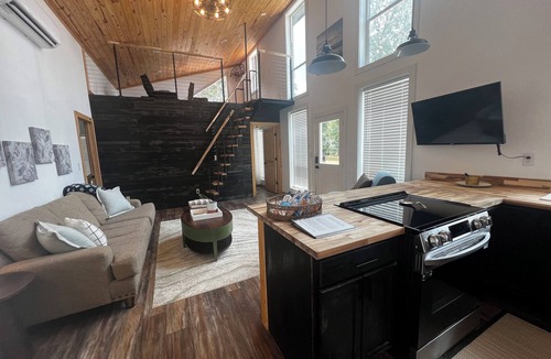 Pearcy House | Sleeps 8 3BR Each w/Private Bath Near Hot Springs, Lakes & Caddo River