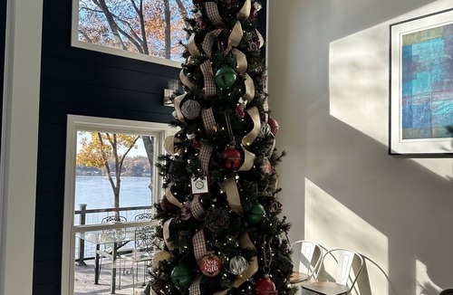 Marion House | Sleeps 8, Amazing Water views, sunsets, boat dock with swim pad and kayaks,