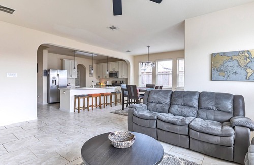 Missouri City House | Sleeps 8 - Cozy, Quiet & Private Retreat