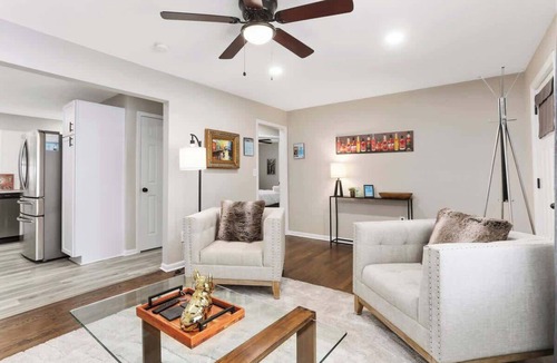 Lee's Summit House | Sleeps 8|King Beds|Arcade|Near DT Lee Summit