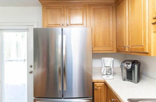 Buford House | Sleeps 8, Lake Lanier Hidden Gem