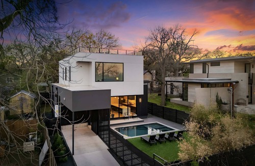 Barton Heights House | Sleeps 8 Luxury Home near Zilker