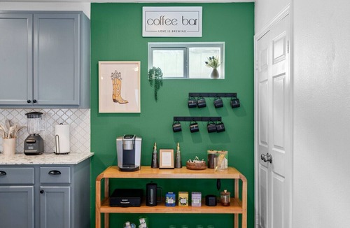 Leander House | Sleeps 8 Modern 3BR Leander | Coffee Bar & Yard