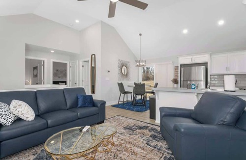 Claycomo House | Sleeps 8 Near Arrowhead 4BR Pets Ok