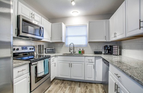 Arena District House | Sleeps 8 | Private Pool + Close to RiverWalk