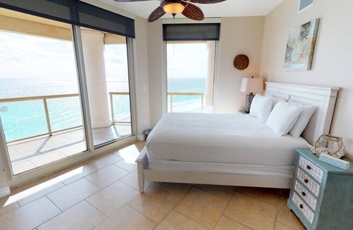 Pensacola Beach Resort | Sleeps 8-Stunning Ocean Front Views-Luxury Resort