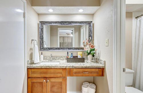 Northeast Houston House | Sleeps 8 w Parking Fern Valley Retreat