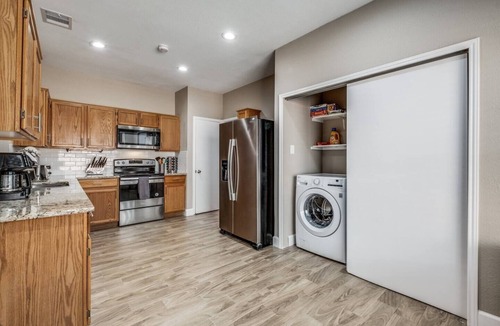 Woodridge House | Sleeps 9 | GameRoom | Six Flags | Memorial Weekend