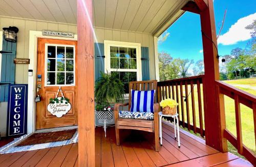 Etoile Villa | SLEEPS SIX - Rent Entire WATERFRONT CABIN #1