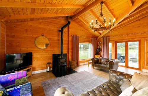 Fangfoss House | Sleeps6- Hot Tub- Pet Friendly- Log Burner