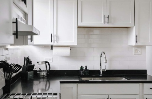 Belmont Cragin Apartment | Sleeps7 2BR Coffee Station Backyard w/Grill