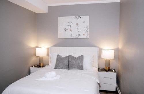 Belmont Cragin Apartment | Sleeps7 2BR Coffee Station Backyard w/Grill