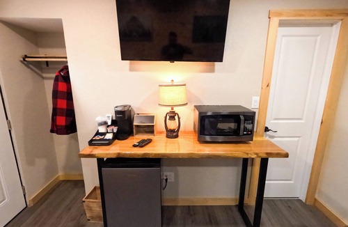 North Greece Hotel | Sleepy Bear Inn