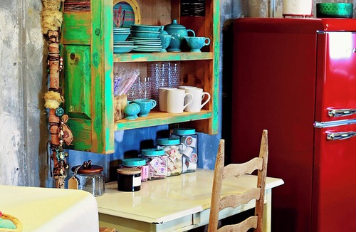 Hamilton House | Sleepy Eye Inn – Rustic Silo Retreat in the Heart of Hamilton, TX