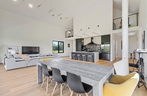 Athens House | Sleepy Hollow Lake/Waterfront, Lake View & BBQ