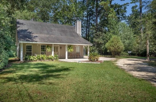 Covington House | Sleepy Lagoon Cottage - On 30 lush acres & just minutes from Downtown Covington!