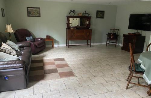 Pine Grove House | Sleepy Pines Place