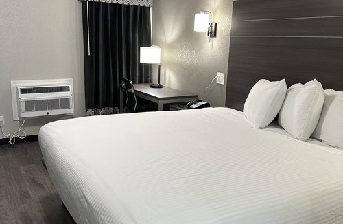 Wagoner Hotel | Sleepy Traveler Motel