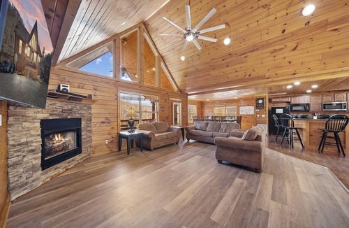 Lakeside Estates Cabin | Slice of Heaven' 4500 Sq Ft, double deck dock w/slide