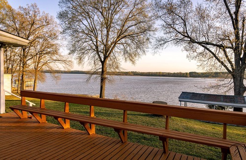 Gumberry House | Slice of Heaven on the Lake