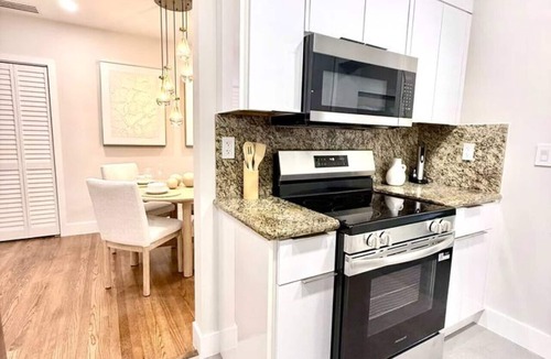 Coral Terrace House | Slice of paradise in Shenley Park