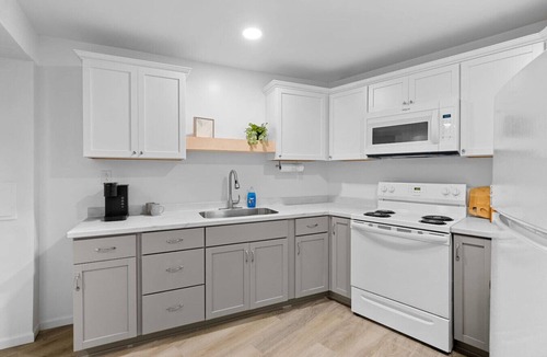 Orange Prairie Apartment | Slice of the good Life: Concord A8