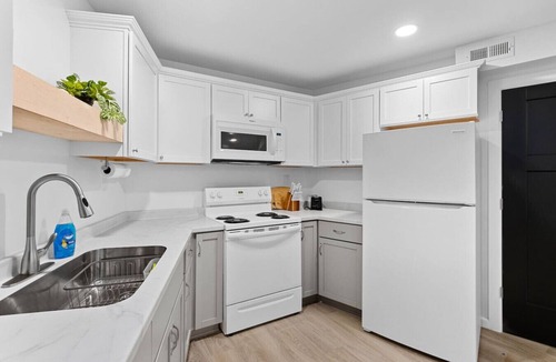 Orange Prairie Apartment | Slice of the good Life: Concord A8