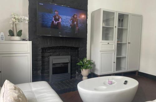 Standish House | Slick Space for a Standish Stay