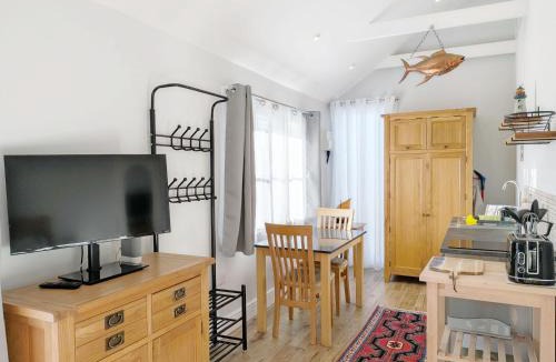 Emsworth House | Slipper Pond Cabin - Emsworth