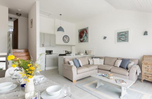 Rock House | Slipway 10