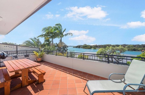 Laurieton Apartment | Slipways - river front holiday unit