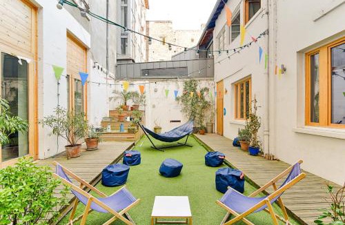 Voltaire - Saint Amour Hostel | SLO Hostel Lyon Saxe