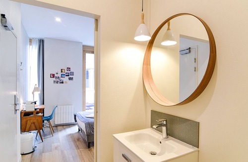 Voltaire - Saint Amour Hostel | Slo living hostel