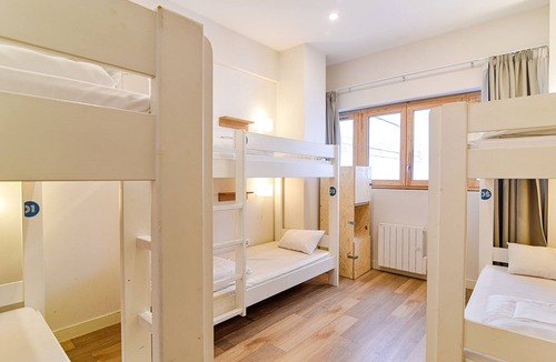 Voltaire - Saint Amour Hostel | Slo living hostel