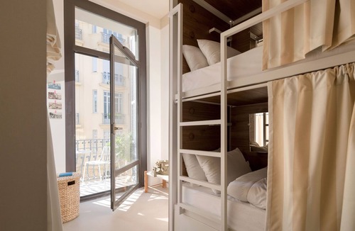 Centre Ville-Gare Hostel | Slo Nice
