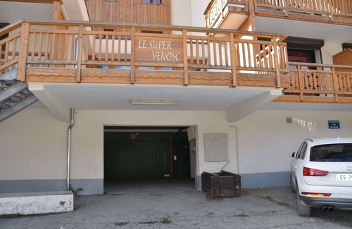 Venosc Apartment | Slope-Side Stay with Balcony