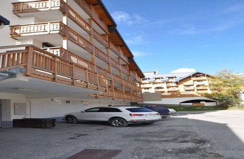 Venosc Apartment | Slope-Side Stay with Balcony