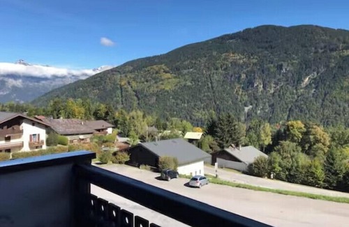 Saint-Nicolas-de-Veroce Apartment | Slopeside Nests with Mont Blanc Views
