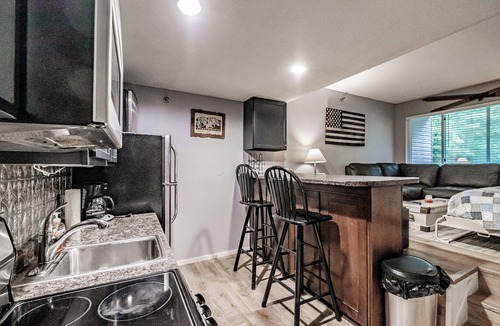 Sunday River Area Condo | Slopeside! Cascades studio Sleeps 4