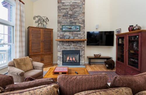 Killington House | SlopeSide Chalet - Pool, Grill, Hot tub, Views