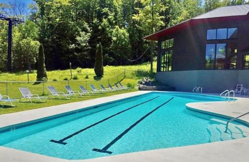 Killington House | SlopeSide Chalet - Pool, Grill, Hot tub, Views