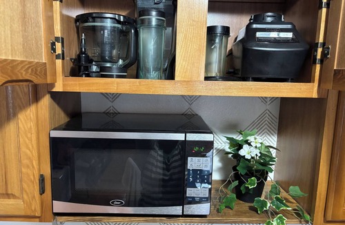 Hunter Condo | Slopeside Condo with indoor fireplace