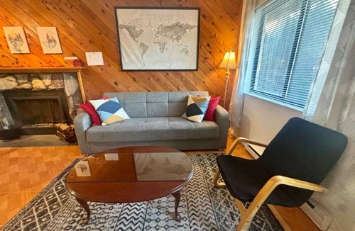 Hunter Condo | Slopeside Condo with indoor fireplace